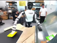 中國人形機器人又創世界紀錄,銀河通用機器人街邊小店自主工作超 1 年