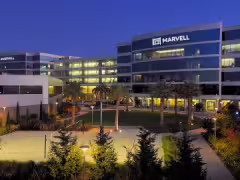 衝擊萬億美元公司:Marvell 美滿押注光互連,統一調度數千公里外 AI 數據中心