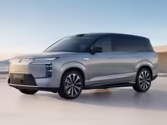 比亞迪超級智能體“迪迪蝦”官宣登陸騰勢 N8L 閃充版,新車今晚上市
