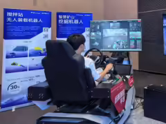 科幻片成真:網易靈動 WAIC 2026 展示全自主作業剷車、遠程操控機械等