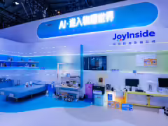 京東首個 AI Home 亮相:檯燈能幫孩子解題,廚房能幫你記住口味