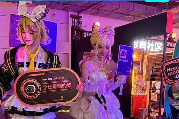 在WAIC地下一層找機會的年輕人:光鮮是過去,眼下是生存