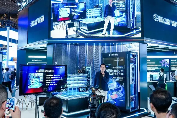 奕行智能於WAIC 2026發佈業界首個RISC-V AI算力超節點