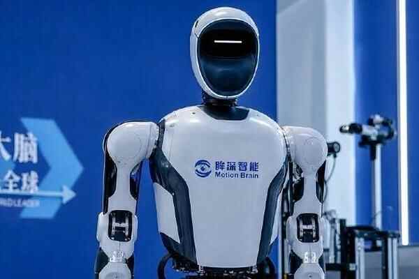 硬氪首發 | 復旦教授、前英特爾首席科學家做端側具身大腦，「眸深智能」完成近億元Pre-A輪追加融資
